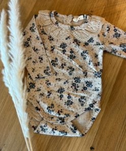 Enfant body med blonde | beige med blomster