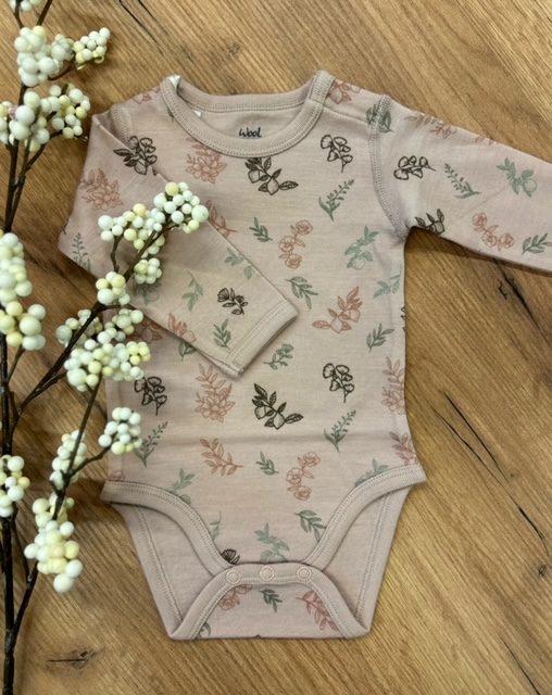 Hust and Claire body | merinoull | rosa med blomsterprint