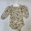 Joha body med puff | merinoull | offwhite med blomster