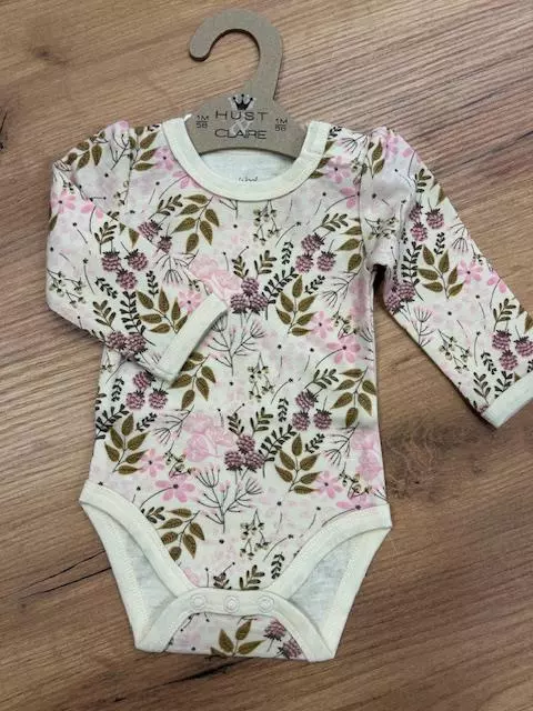 Hust and claire body  | ull/bambus | kremhvit med blomster