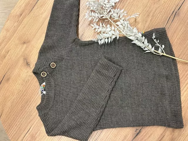 Joha ribbestikket genser | merinoull | mørk brun