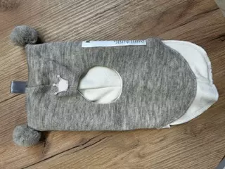 Kivat ull balaclava | beige melert med rosa krone
