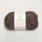 Mini Alpakka Mellombrun melert 2652