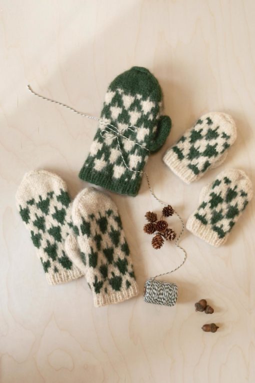 Enkeltoppskrift 24-5 Christmas Tree Mittens