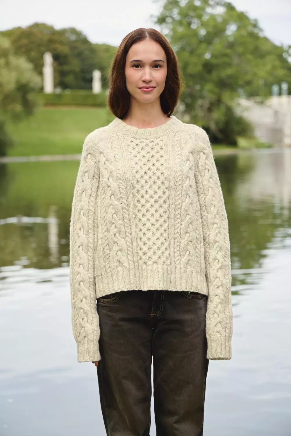 Enkeltoppskrift 2513_04 Wilbur Cable sweater