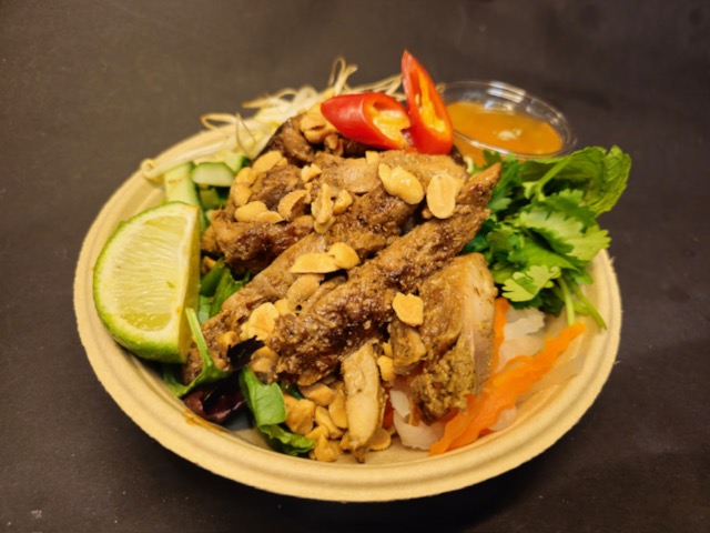 B.1)Vietnamesisk nudler bowl m.kylling