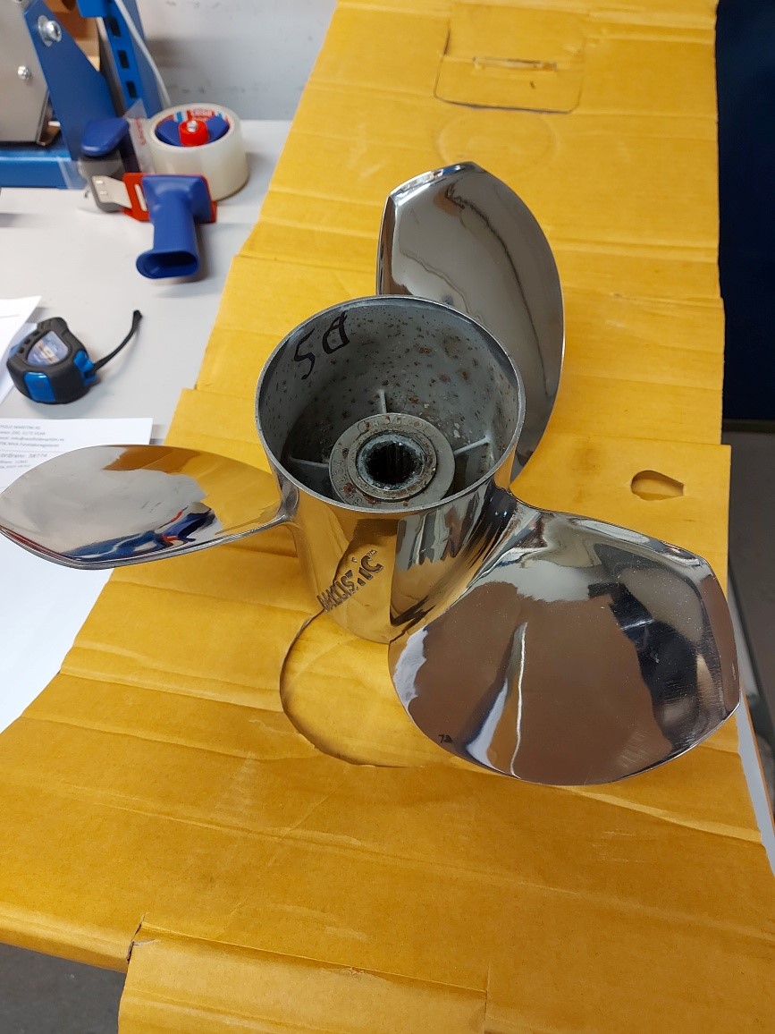 BALLISTIC (14 3/8 X 21") MICHIGAN WHEEL® RH PROPELLER, 933521 (demo)