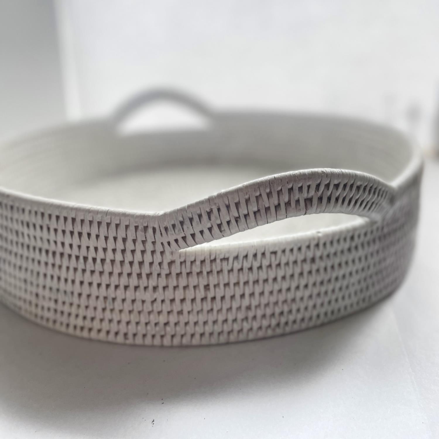 Round Tray M White 35X8cm GB116