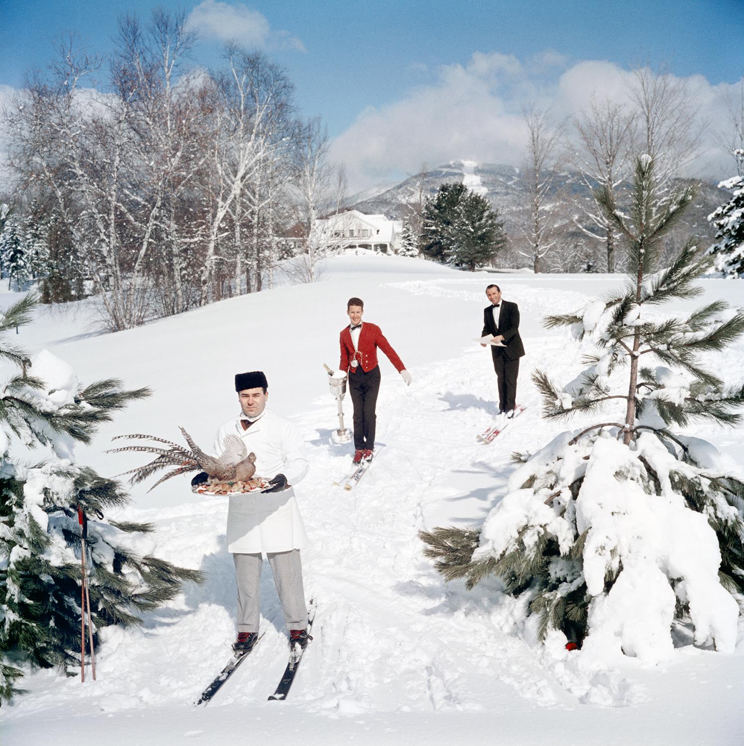 Getty. Skiing Waiters By Slim Aarons 75x75cm