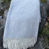 Ullpledd Frogner 10% cashmere 90% merinoull Lysegrå