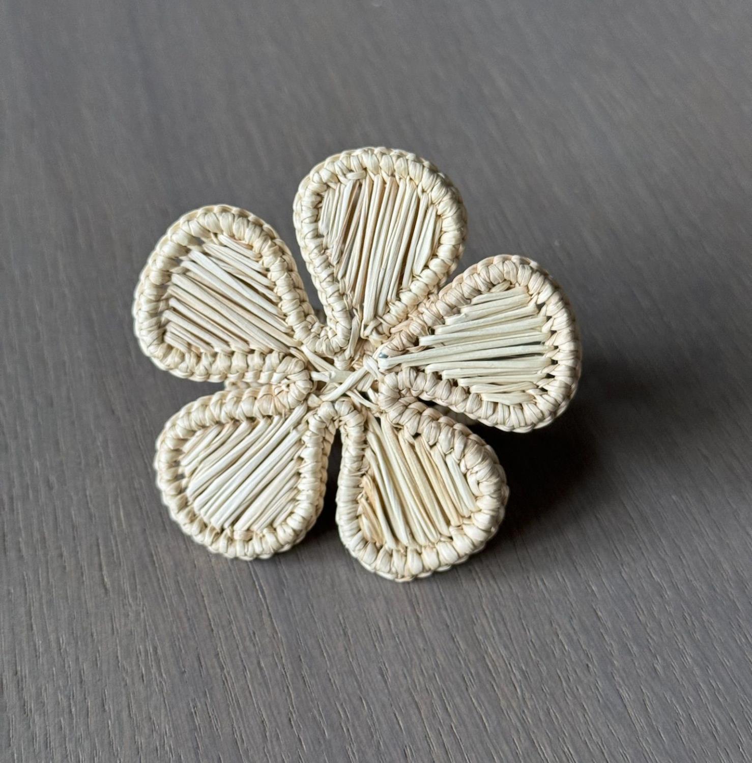 Napkin Ring Flower Natural