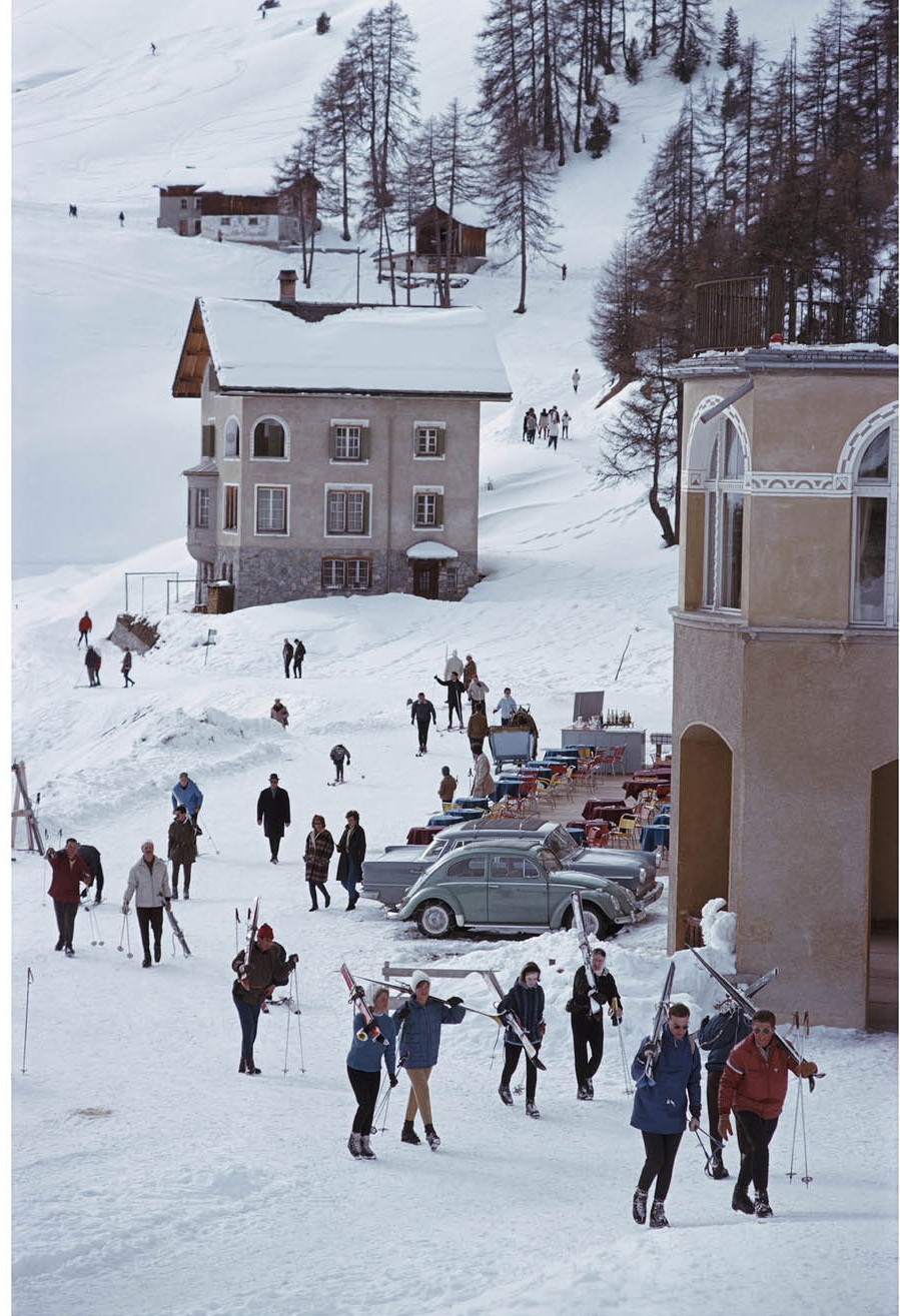 Getty. Skiers In St. Moritz 50x75cm By Slim Aarons
