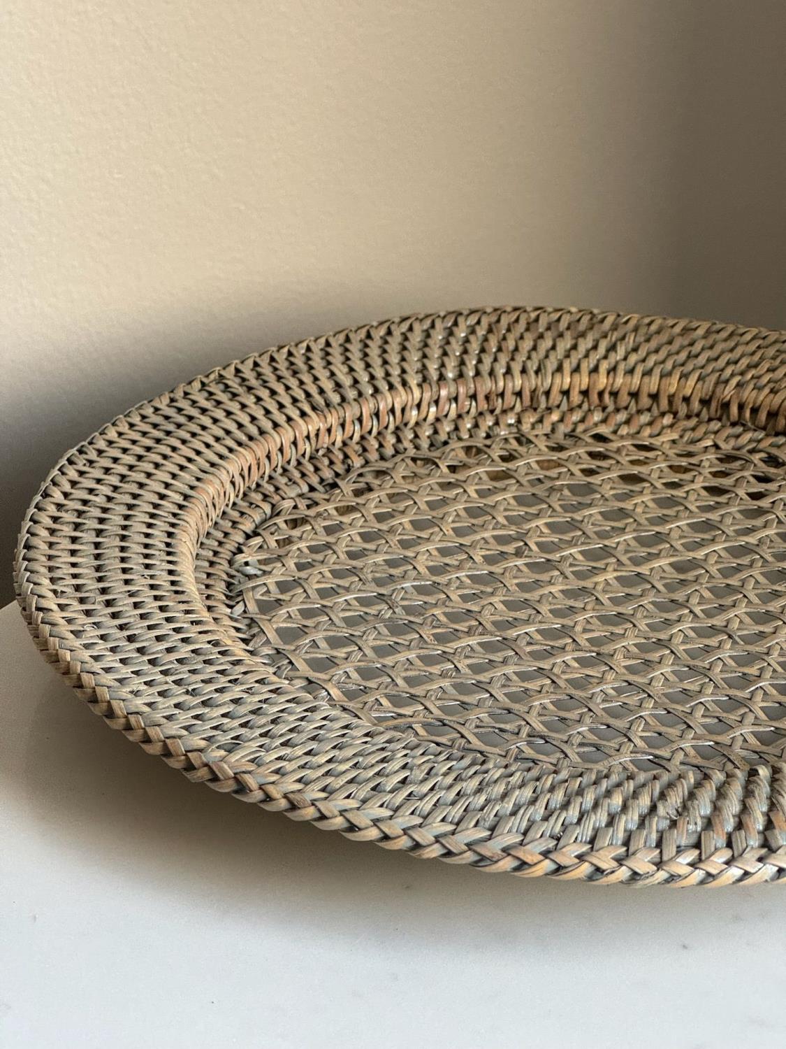 Rund Bordbrikke/ Dekketallerken Greywashed GG445