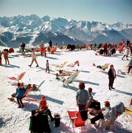 Getty. Verbier Vacation By Slim Aarons Greywashed Frame 89x89cm ( indre mål 70x70cm)