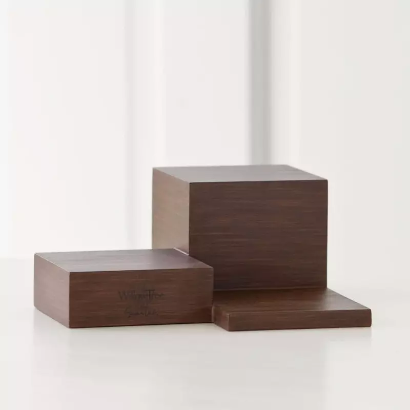 Willow Tree: Tri-step Displayer