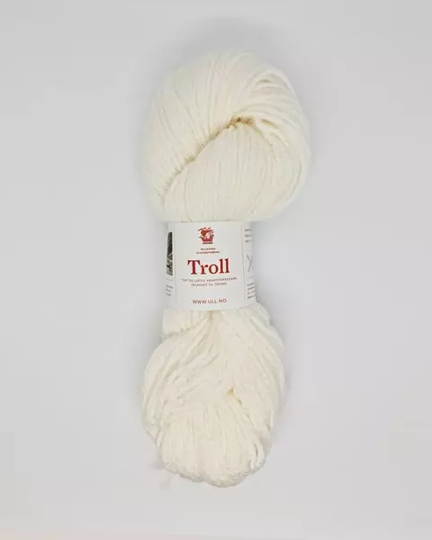 Hillesvåg: Troll, 701, bleket hvit