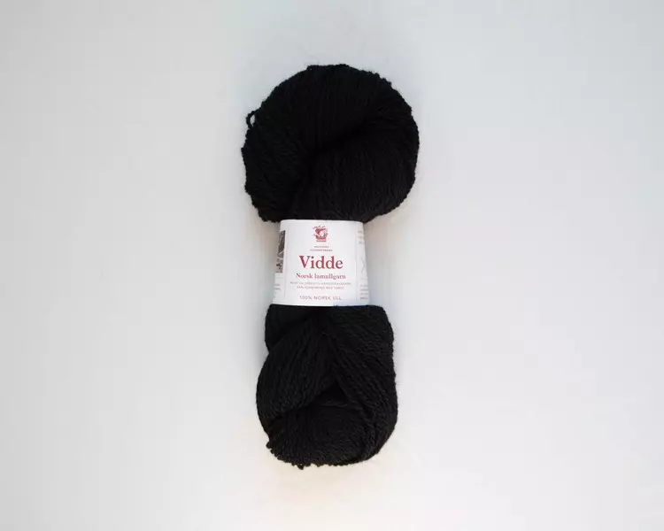 Hillesvåg: Vidde, 320, svart