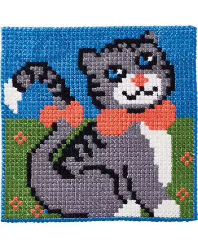 Broderi: Børnestramaj Kat (P?)