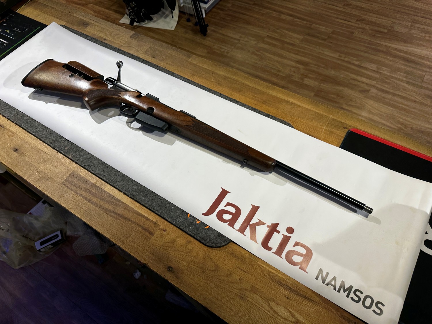 Tikka M695 kal 30.06 14x1 gjenget BRUKT