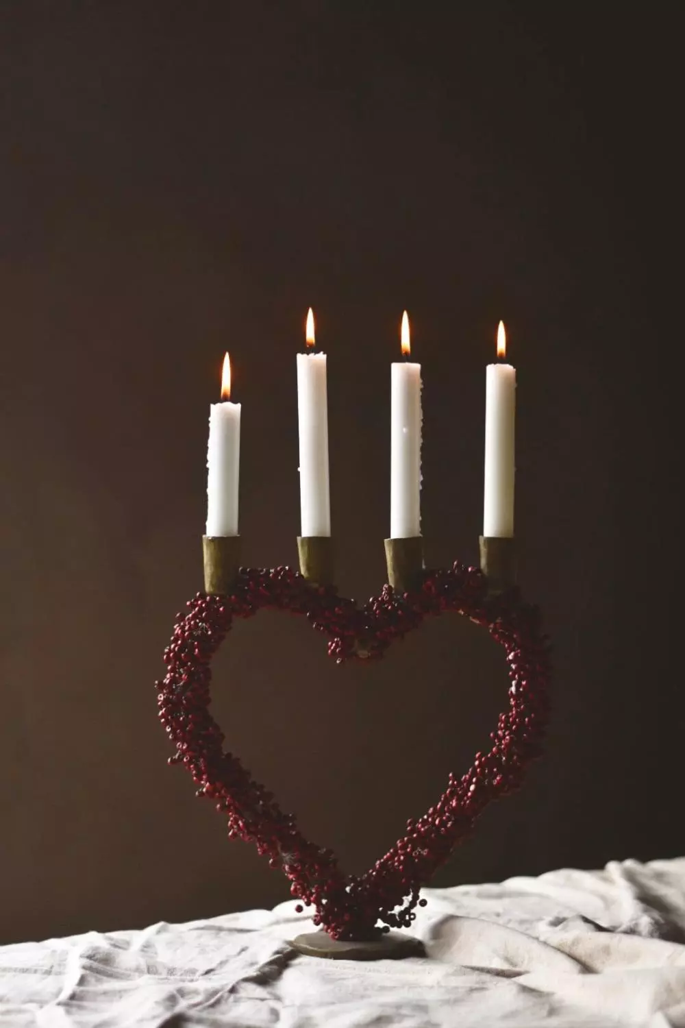 Adventsstake hjerte m/treperler rød