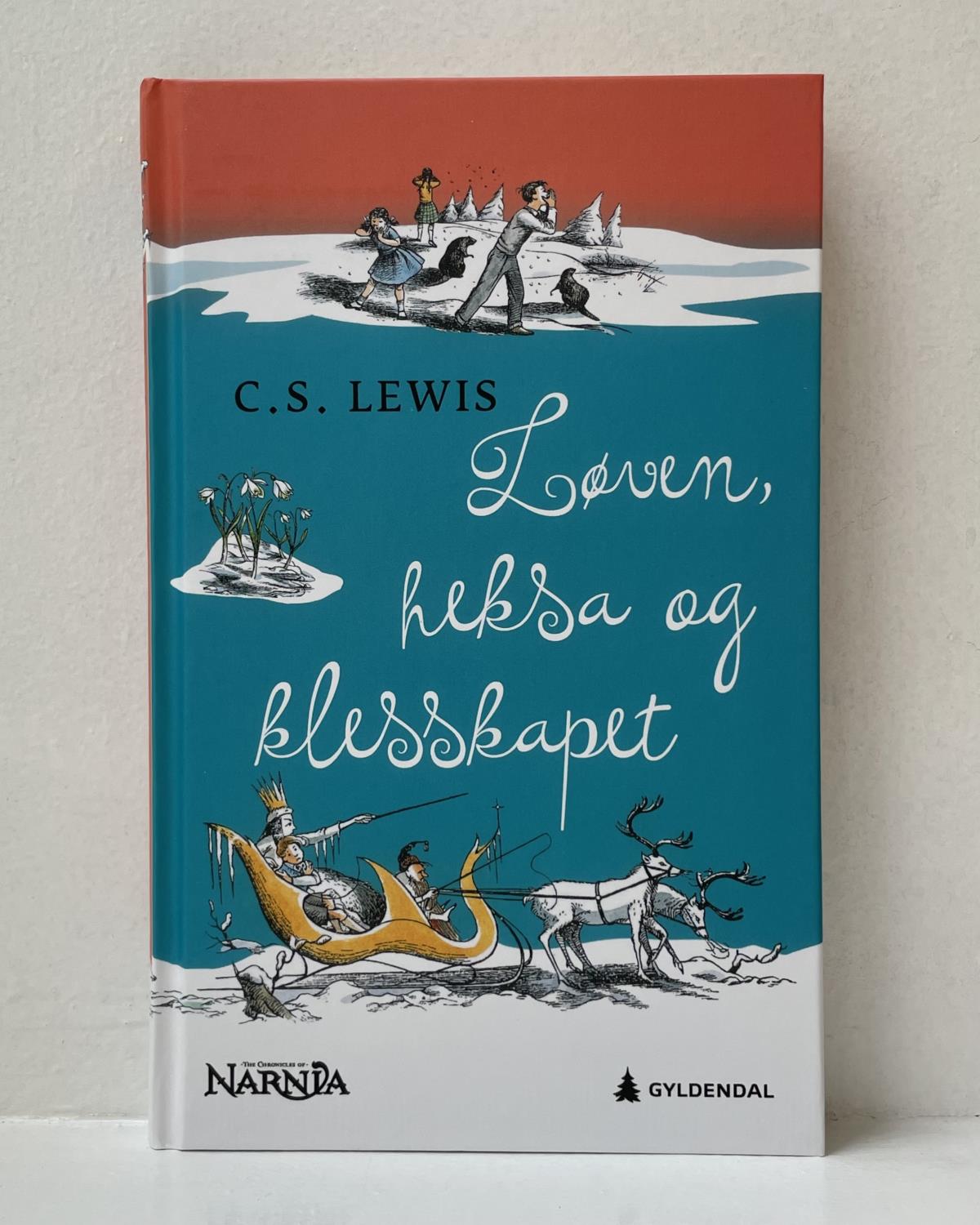 Løven, heksa og klesskapet