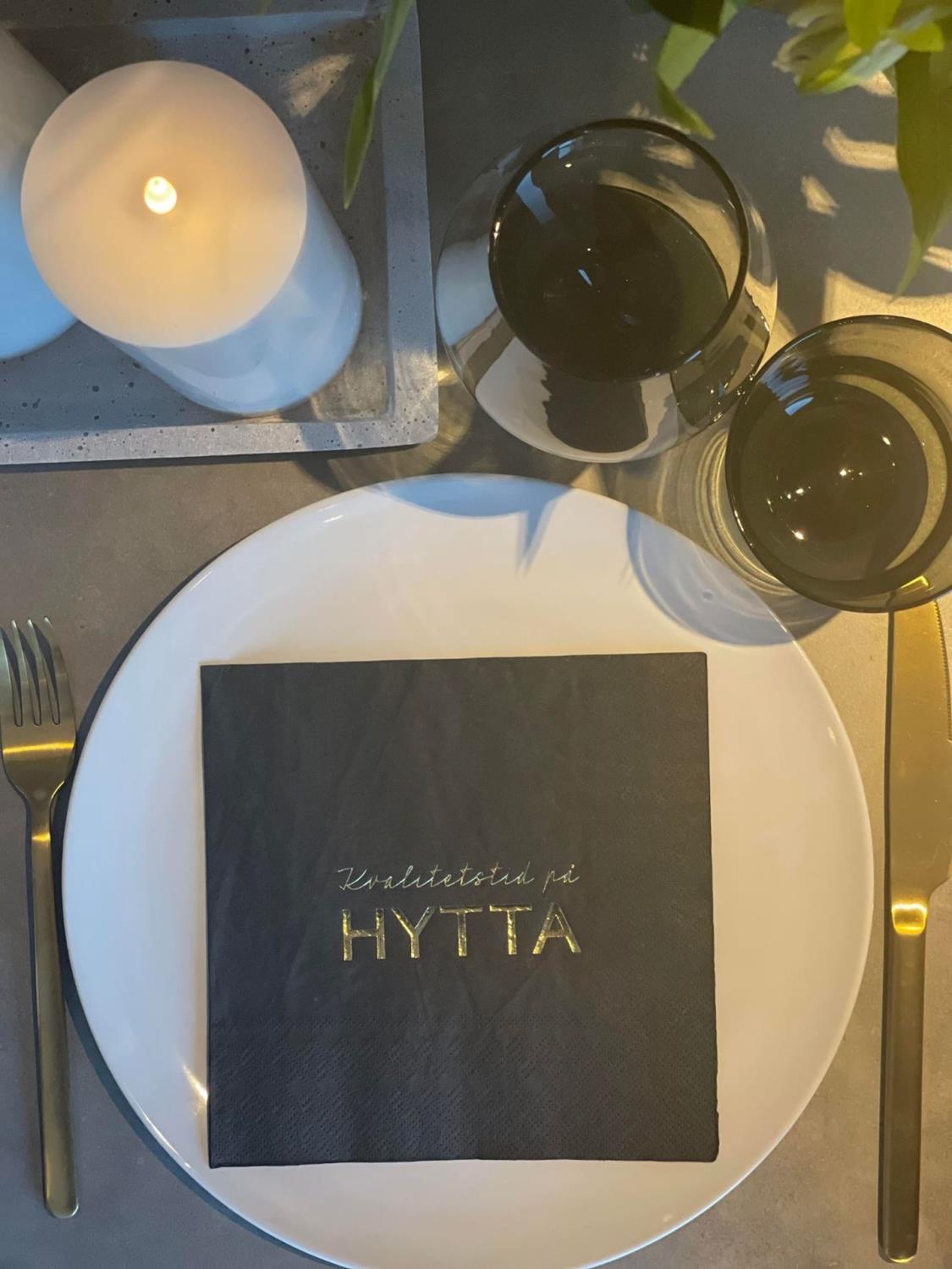 Hytta- SORT