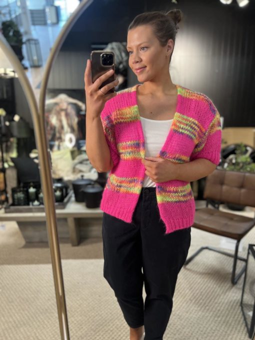 Cardigan rosa m/farger