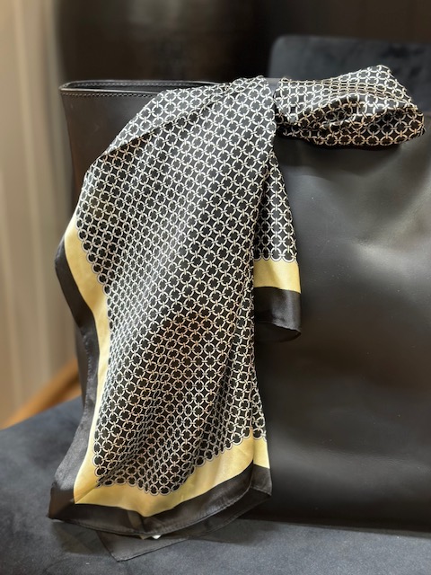 Sandy scarf,black/beige