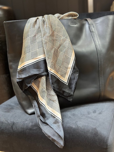 Benedicte scarf,black/grey