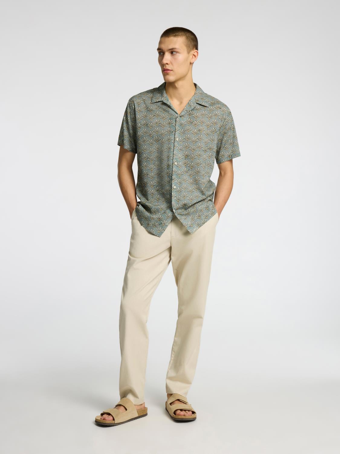 gallery-14318-for-16084639