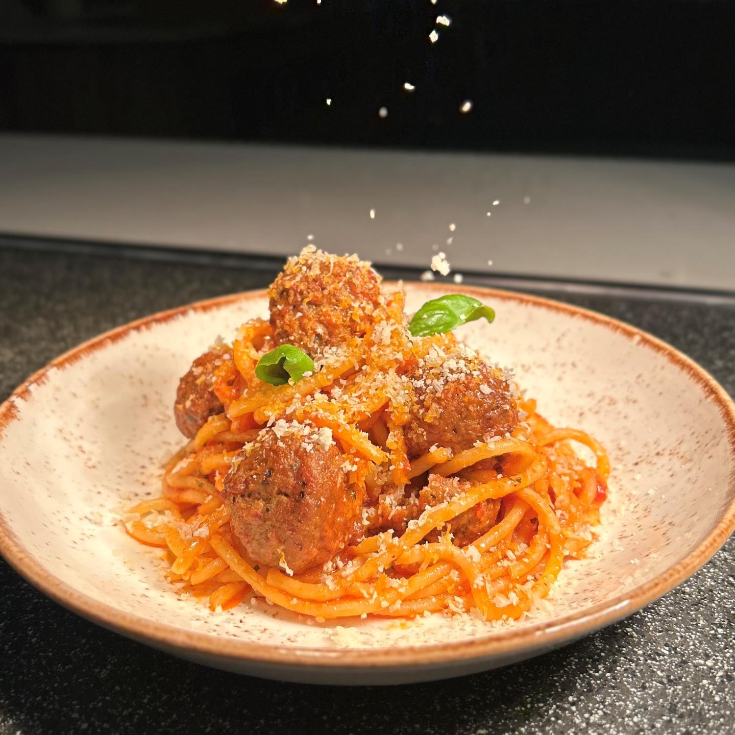 Spaghetti con polpette (kjøttboller) (barn)