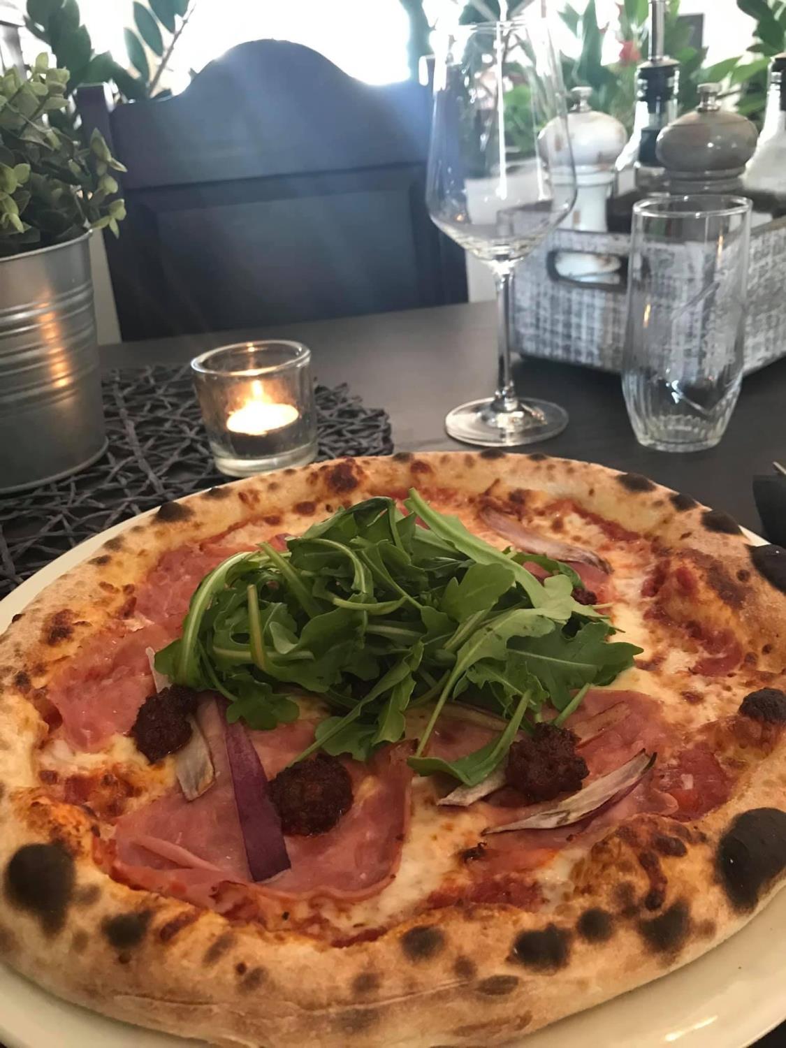Pizza Vesuvio