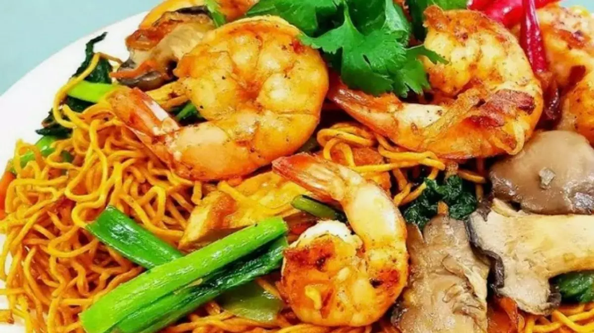 73 a. Stekt eggnudler